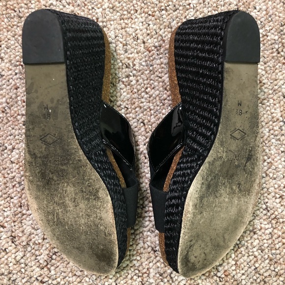 Donald J Pliner Wedges - Picture 7 of 7